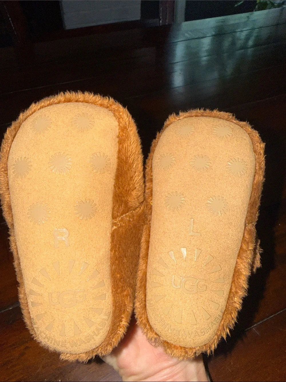 UGG Kids Fuzzy Slippers in Chestnut Brown